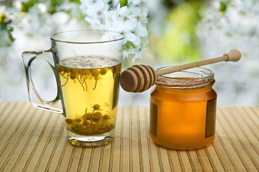 zeliščni čaj z medom proti parazitom